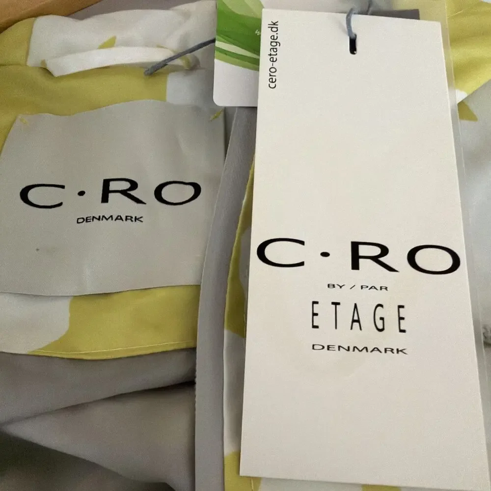 NWT C.RO Denmark Yellow Floral Rain Jacket Size Medium Hooded Knee Length Coat - Picture 5 of 5